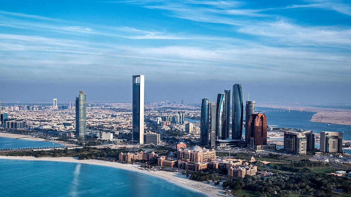Dubai Tajer lisansı için işyeri şartı bir yıl daha ertelendi