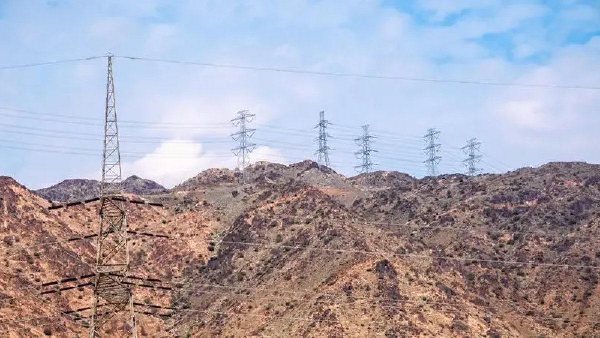 BAE-Suudi Arabistan sınır ötesi elektrik ve demiryolu mutabakatı imzaladı